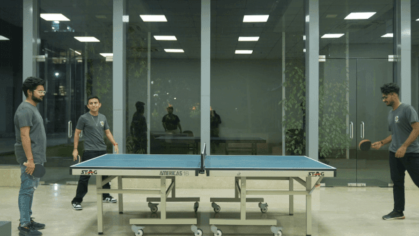 students at desportz playing table tennis